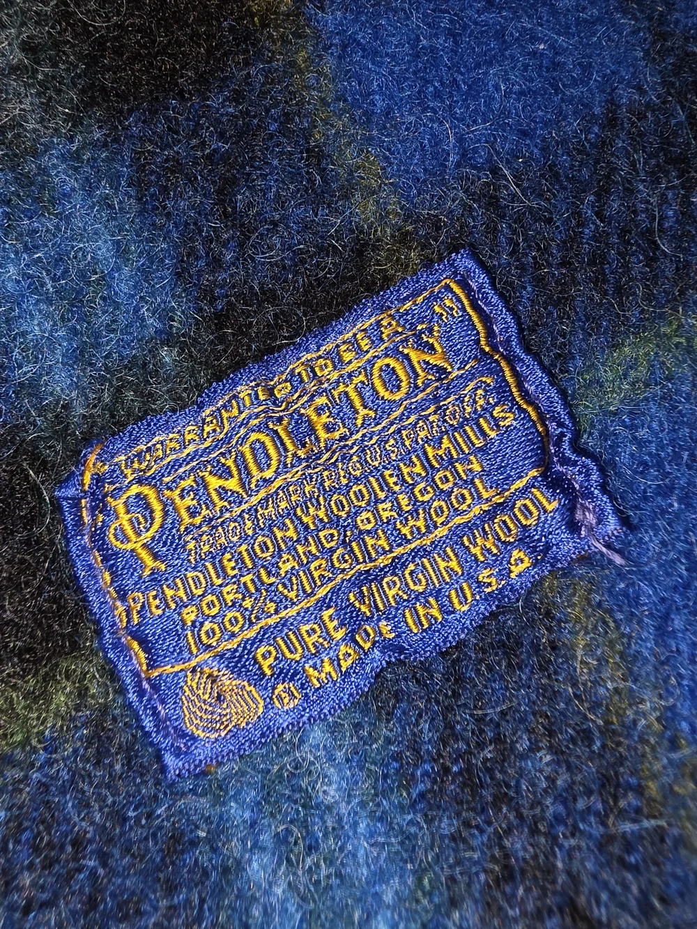 Pendleton 100% Virgin Wool Blue Plaid Fringed Blanket